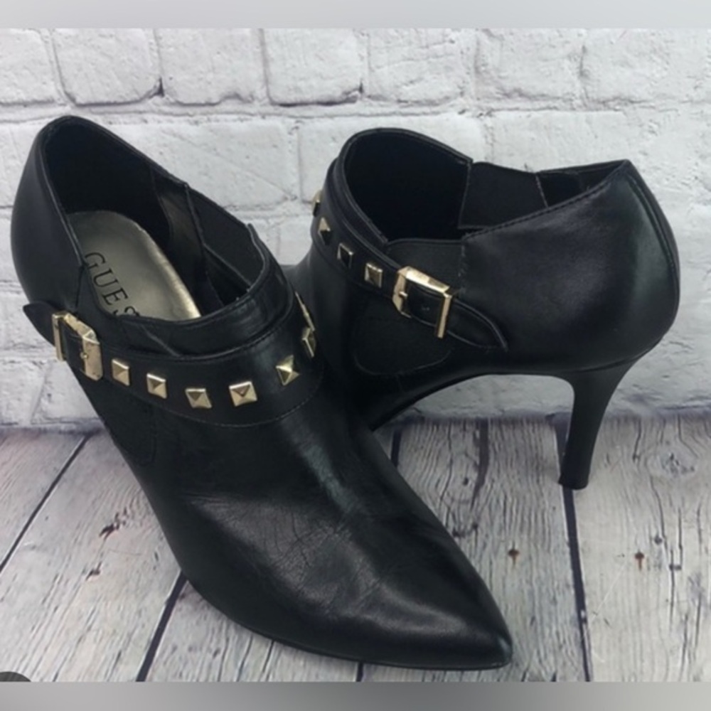 UGC GUESS T Pyramid Studded Sz 8.5M Black Leather Ankle Booties Stilettos Heels